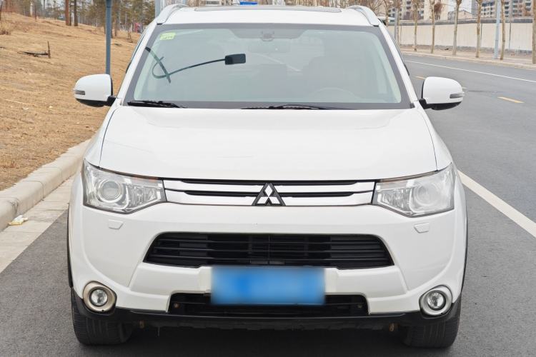 Used Mitsubishi Outlander 2014 2.4L 4x4 Deluxe Value Edition 7 Seats