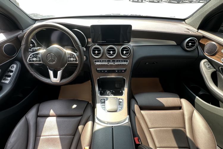 Used Mercedes-Benz GLC 2022 Refreshed GLC 300 L 4MATIC Dynamic Edition Prestige Version Interior 2