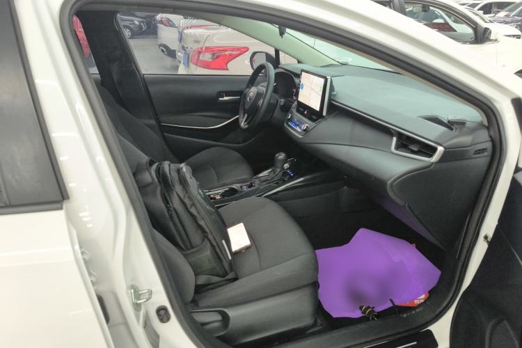 Used Toyota Corolla 2021 Dual-Engine 1.8L E-CVT Pioneer Edition Right Front Seat