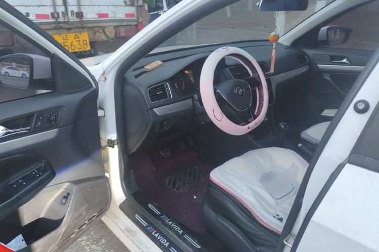 Used Volkswagen Lavida 2015 1.6L Manual Fashion Edition Driver Seat