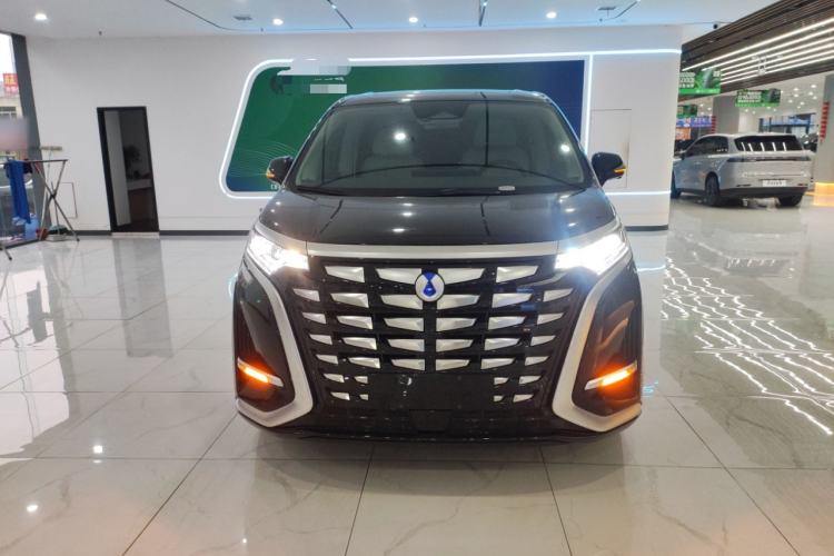 Used Denza D9 2024 DM-i 1050 Luxury Model Front