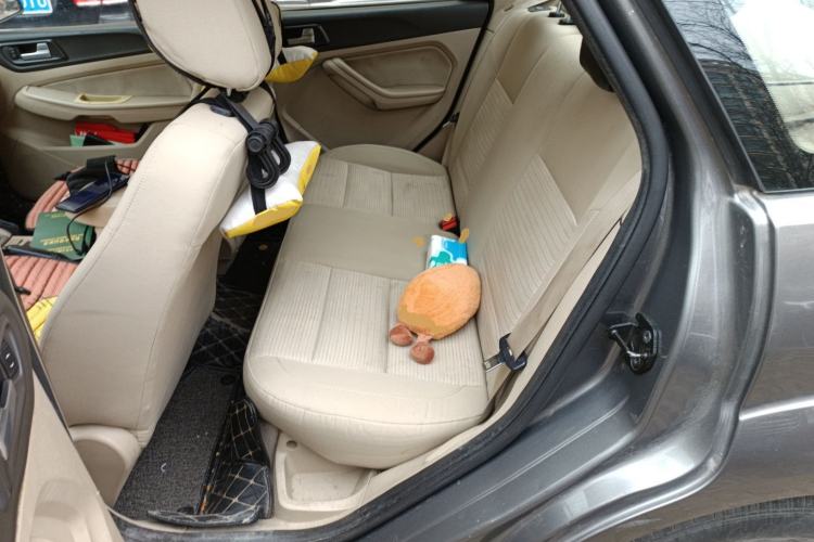 Used Ford Focus 2013 Sedan Classic 1.8L Manual Base Model
