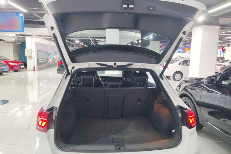 Used Volkswagen T-ROC 2018 280TSI DSG Four-Wheel Drive Luxury Version China V Emission Standard