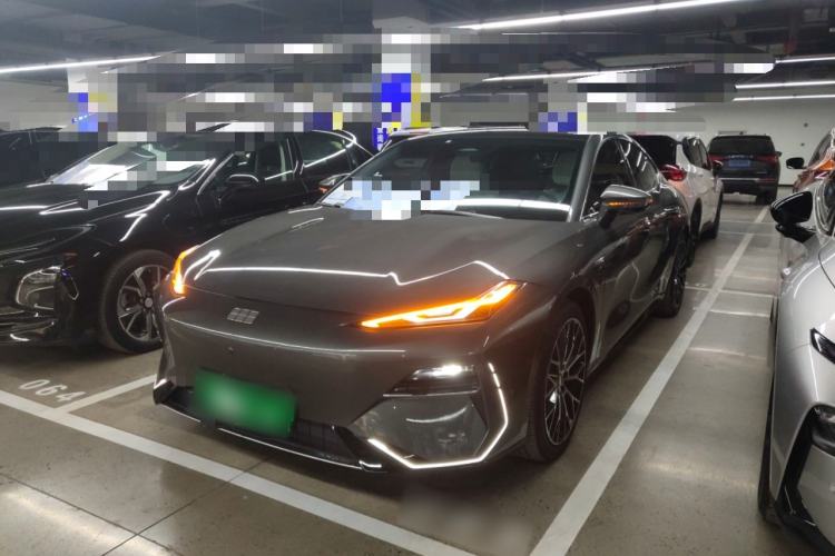 Used Geely Galaxy E8 2024 620 km All-Wheel-Drive Starship Performance Edition