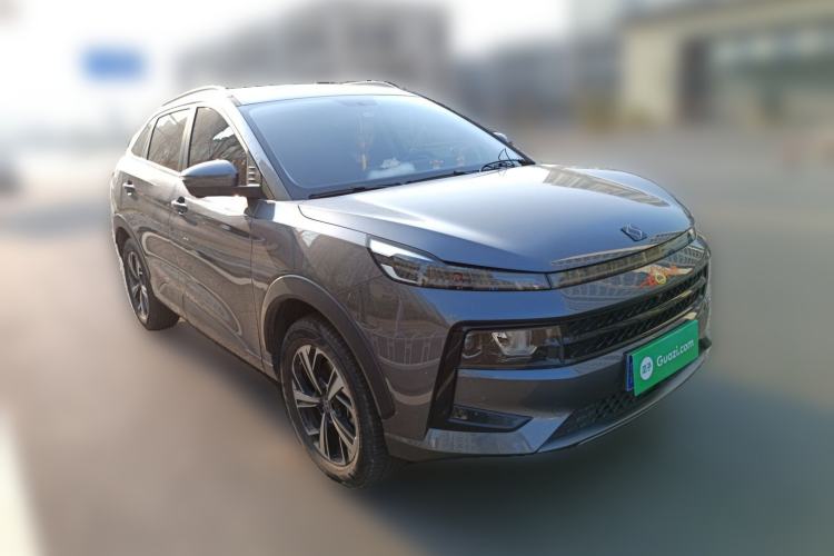 Used SOL QX 2021 300T DCT Prestige Smart Connectivity Version Front Right 45 Deg