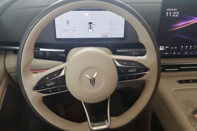 Used VOYAH Dream 2025 PHEV Four-Wheel Drive Prestige Kunpeng Edition
