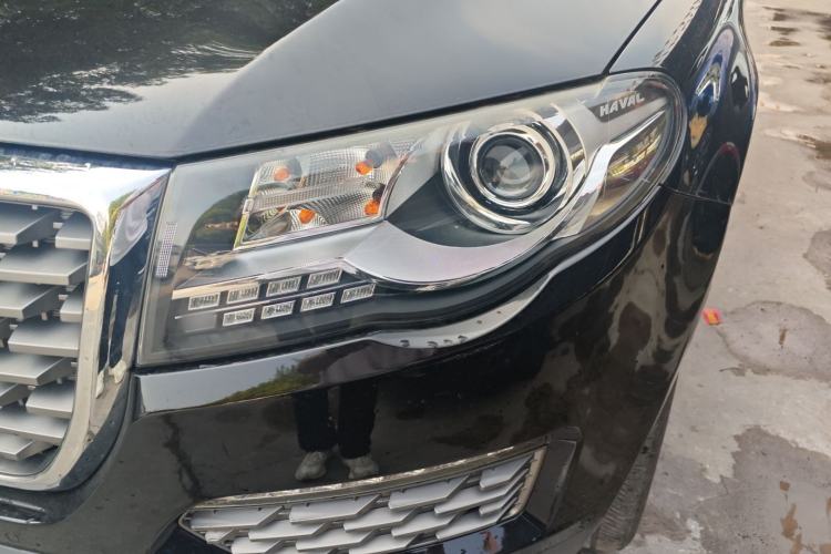 Used Haval H8 2017 2.0T Gasoline Two-Wheel Drive Smart Edition
