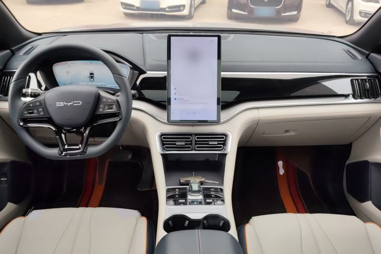 Used BYD Song PLUS New Energy 2024 HONOR Edition DM-i 110km Flagship Model Center Console