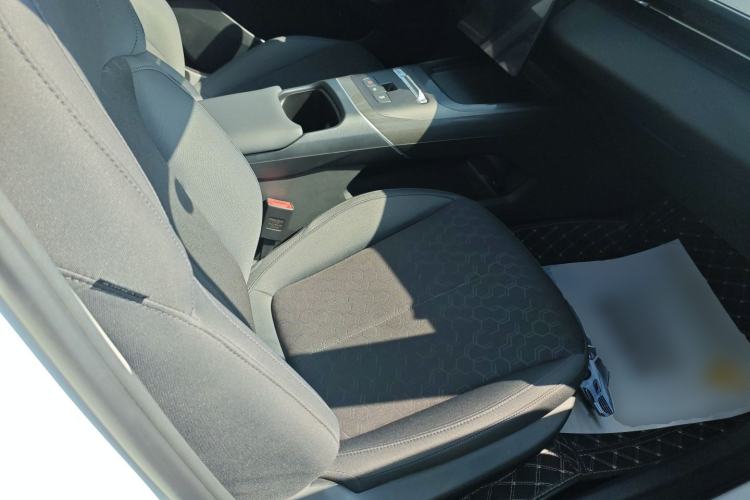 Used CHANGAN Eado PHEV 2025 Smart New Blue Whale 145KM High-Energy Edition
