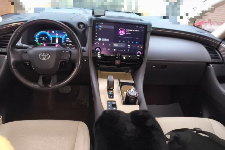 Used Toyota Alphard 2024 Dual-Engine 2.5L Deluxe Edition