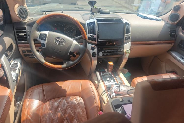 Used Toyota Land Cruiser  Center Console