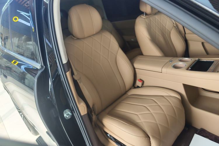 Used Hima AITO M8 2025 Extended-Range Max+ Version 53.4 kWh 6-Seater Edition