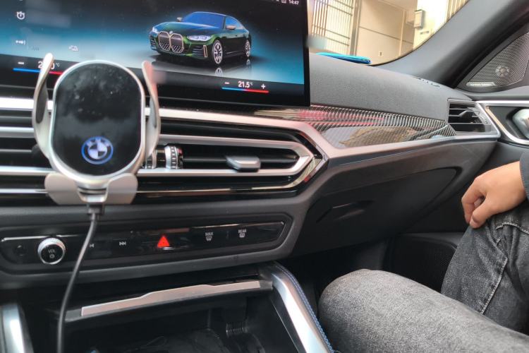 Used BMW i4 2022 M50 Center Console