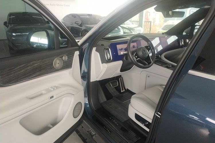 Used Hima AITO M9 2024 Range-Extended Ultra Version 42 kWh 6-Seater Model Driver Seat