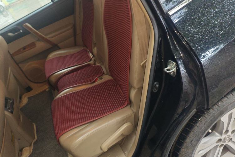 Used Toyota Highlander 2011 2.7L Two-Wheel Drive 7-Seater Luxury Edition
