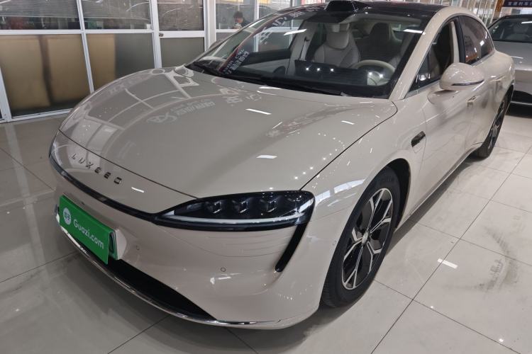 Used Hima Luxeed S7 2025 855 km Max