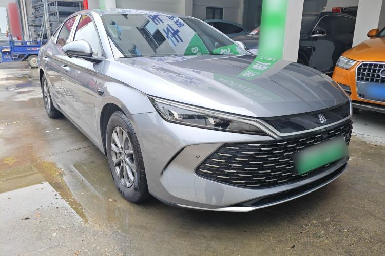 Used BYD Qin L 2025 DM-i Smart Drive 80KM Leading Model Front Right 45 Deg