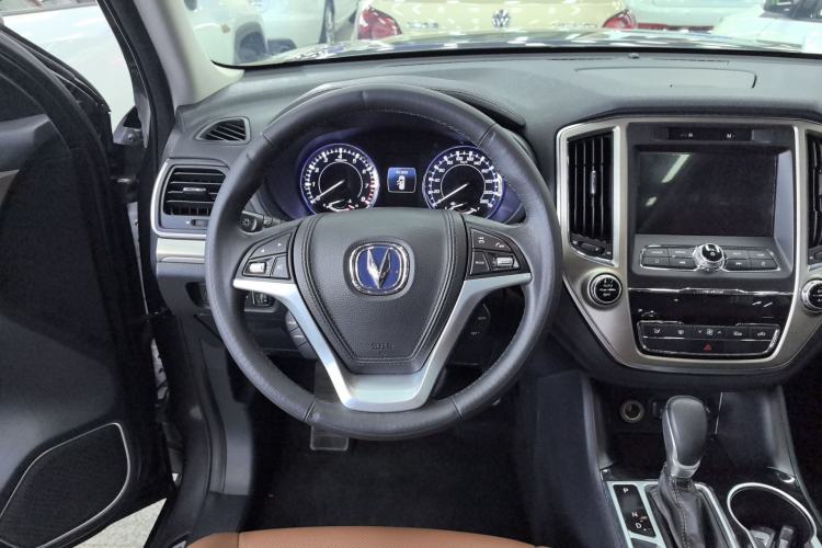 Used CHANGAN CS95 2017 2.0T Two-Wheel Drive Zhiyuan Edition Steering Wheel