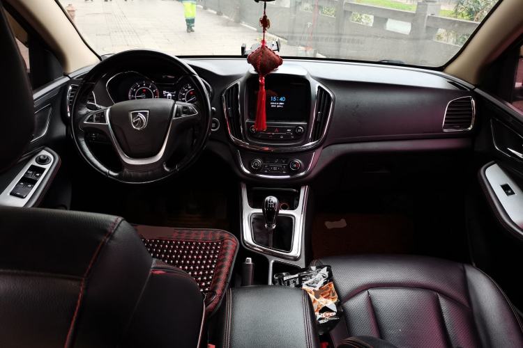 Used Baojun 560 2015 1.8L manual luxury version