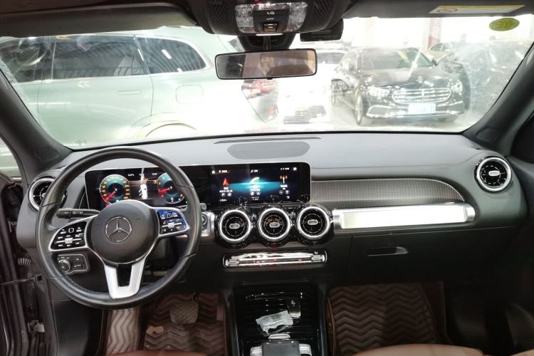 Used Mercedes-Benz GLB 2020 GLB 200 Dynamic Edition Center Console