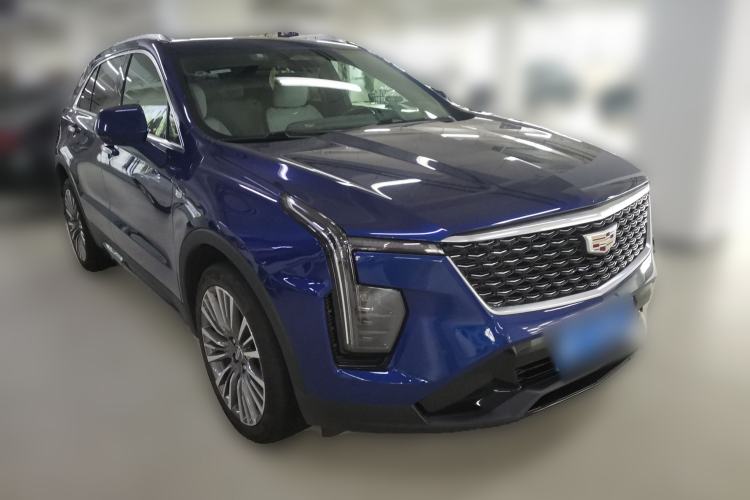 Used Cadillac XT4 2024 28T Two-Wheel-Drive Prestige Version Front Right 45 Deg