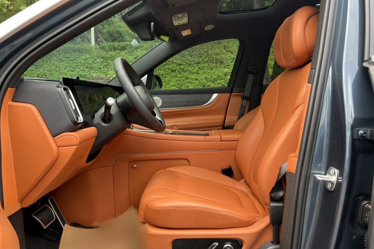 Used Hima AITO M9 2024 Range-Extended Ultra Version 42 kWh 6-Seater Model Interior 1