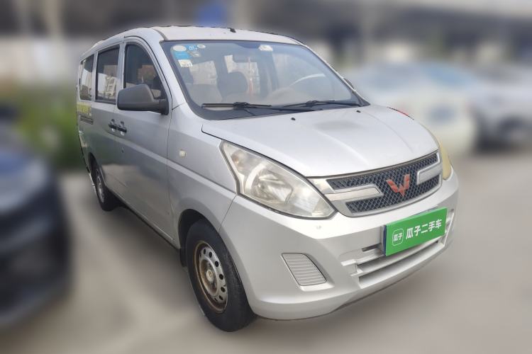 Used Wuling Rongguang V 2015 1.2L Practical Model Front Right 45 Deg