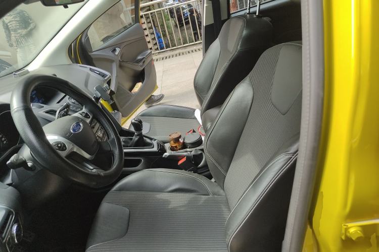 Used Ford Focus 2012 Hatchback 1.6L Manual Fashion Edition
