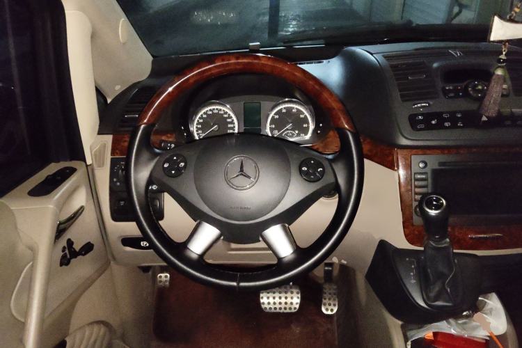 Used Mercedes-Benz Viano 2014 3.5L Premier Edition