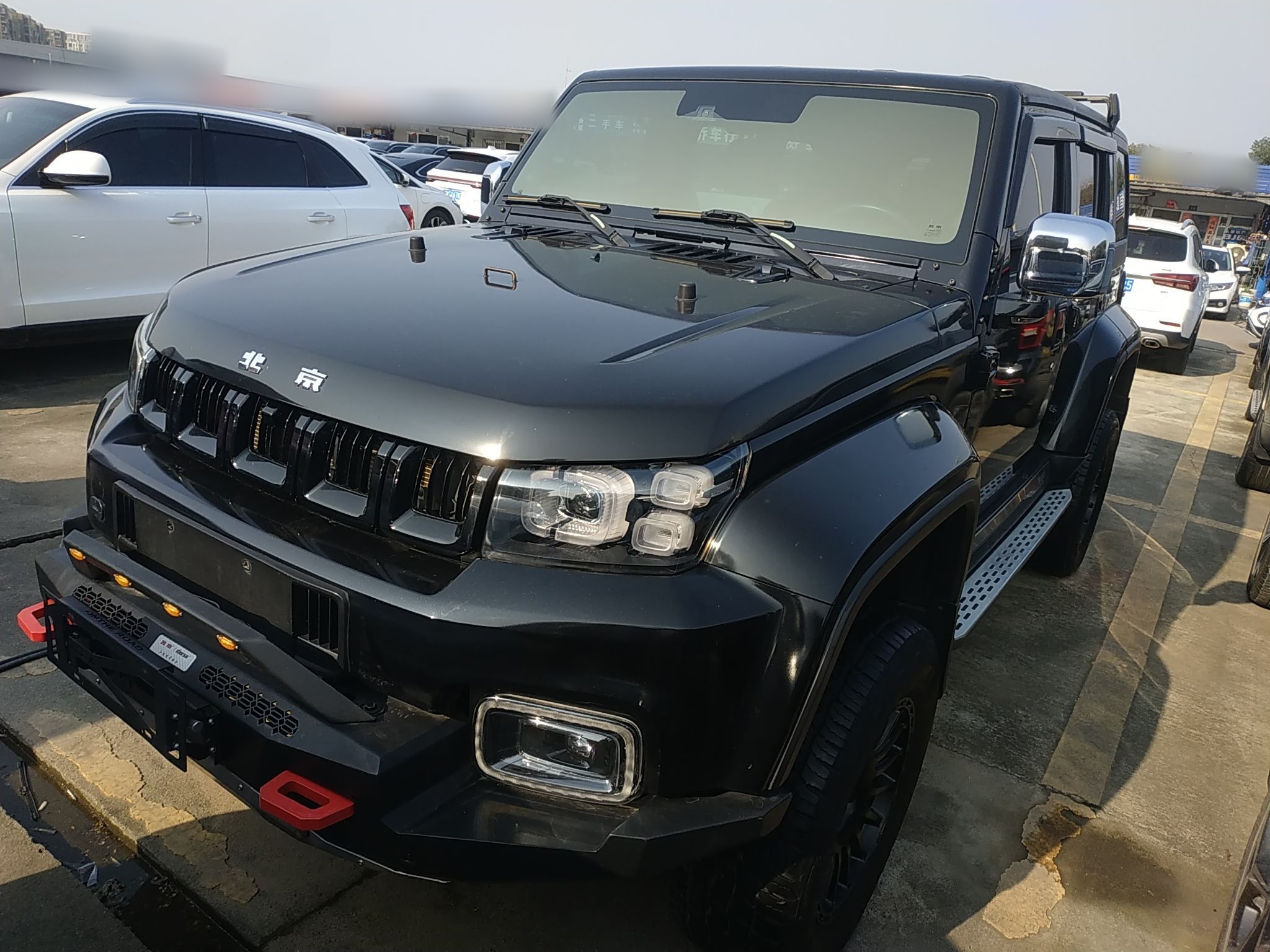 Под передней частью автомобиля