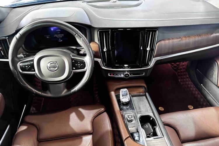 Used Volvo S90 2023 B5 Zhiyuan Luxury Edition
