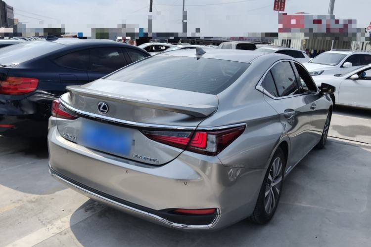 Used Lexus ES 2020 300h Premier Edition