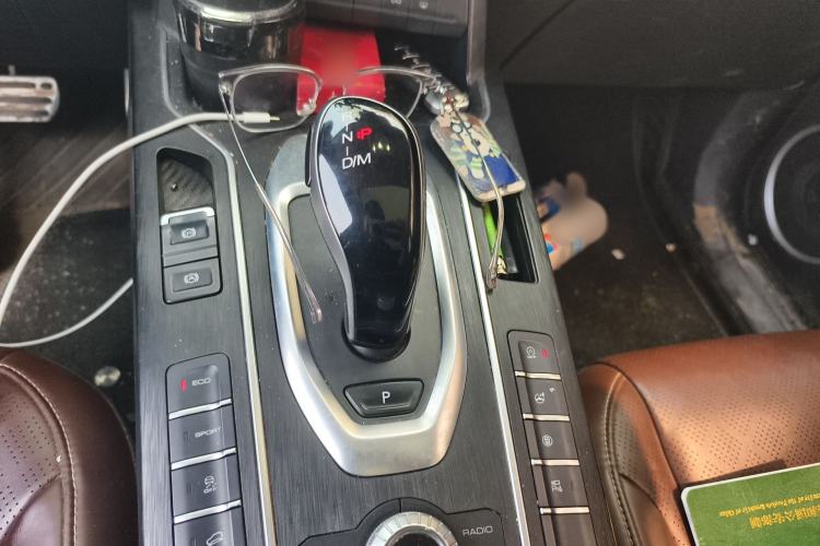 Used Wey VV6 2018 2.0T Two-Wheel-Drive Ultra-Luxury Version China V Standard Gear Lever