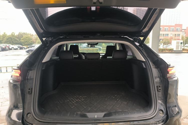 Used CHANGAN UNI-K 2023 2.0T All-Wheel-Drive Enjoyment Version Trunk