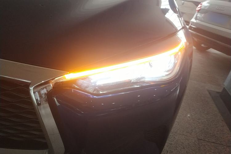 Used Infiniti QX50 2018 2.0T Two-Wheel-Drive Elite Edition
