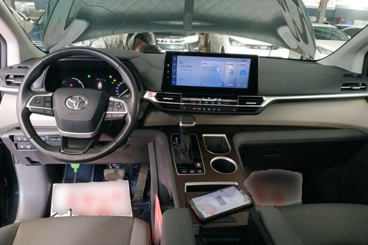 Used Toyota Granvia 2023 2.5L Hybrid Prestige PLUS Edition Center Console