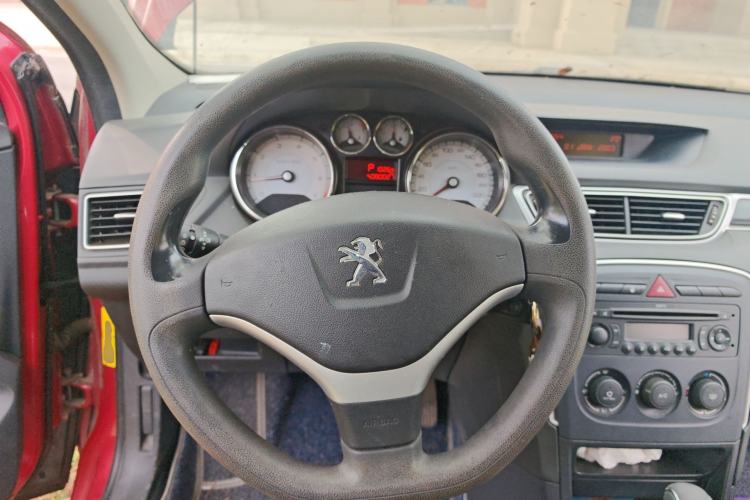 Used Peugeot 308 2012 1.6L Automatic YouShang Model Steering Wheel