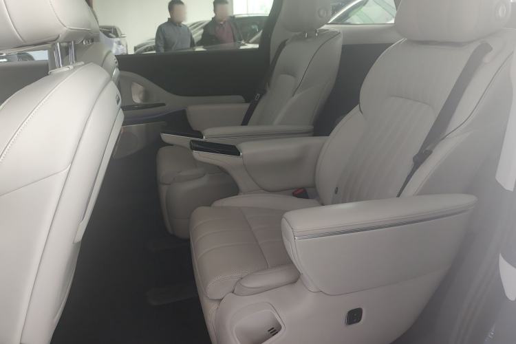 Used VOYAH Dream 2025 PHEV Four-Wheel-Drive Flagship Kunpeng Edition
