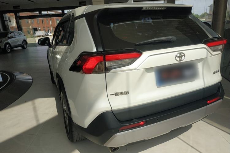 Used Toyota RAV4 2022 2.0L CVT Two-Wheel Drive Fashion Plus Edition
