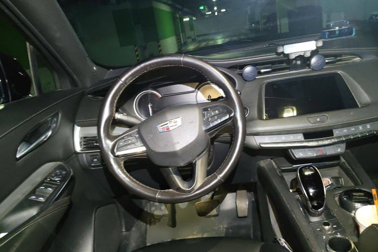 Used Cadillac XT4 2021 28T Two-Wheel Drive Leading Version
