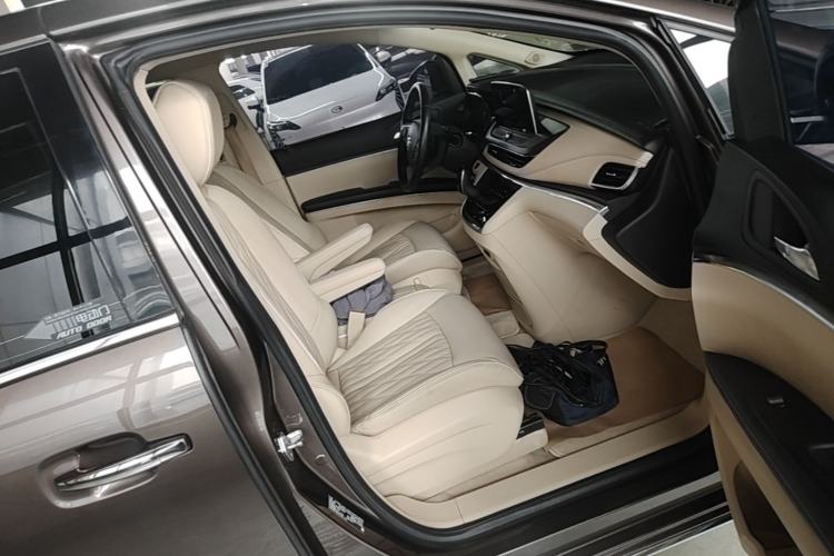 Used Buick GL8 2023 Land Executive Class 652T Luxury Model