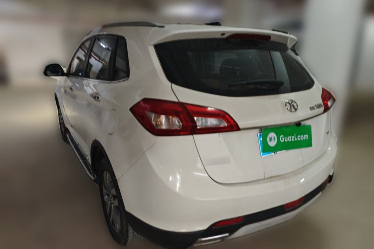 Used BAIC Senova X65 2015 2.0T Automatic Elite Model
