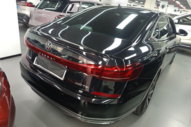 Used Volkswagen Passat 2023 Facelift 330TSI Luxury Edition
