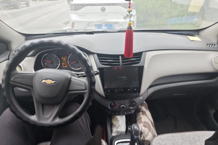 Used Chevrolet Sail 2015 Sail 3 1.3L AMT Ideal Edition Center Console