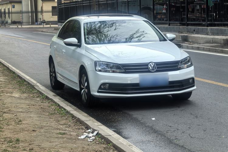 Used Volkswagen Sagitar 2017 230TSI Automatic Comfort Version