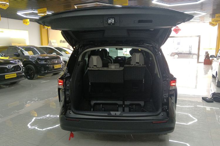 Used Toyota Sienna 2026 Model 2.5L Dual-Engine Two-Wheel-Drive Comfort Edition