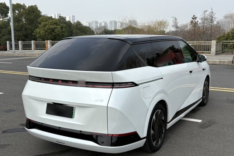 Used XPeng X9 2024 702 Ultra-Long Range Max
