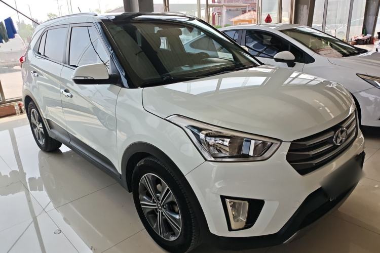 Used Hyundai ix25 2015 1.6L Automatic Two-Wheel Drive Smart GLS Trim Front Right 45 Deg