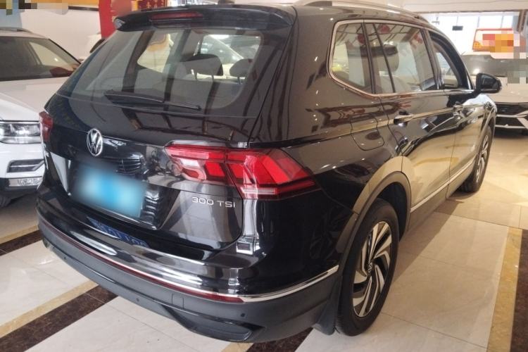 Used Volkswagen Tiguan L 2025 Model, Outstanding Version, 300TSI Automatic Two-Wheel Drive Longteng Edition
