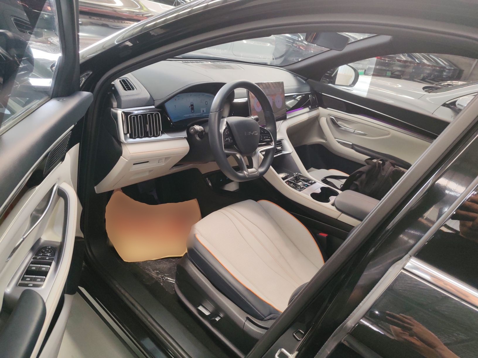 Переднее сиденье в автомобиле